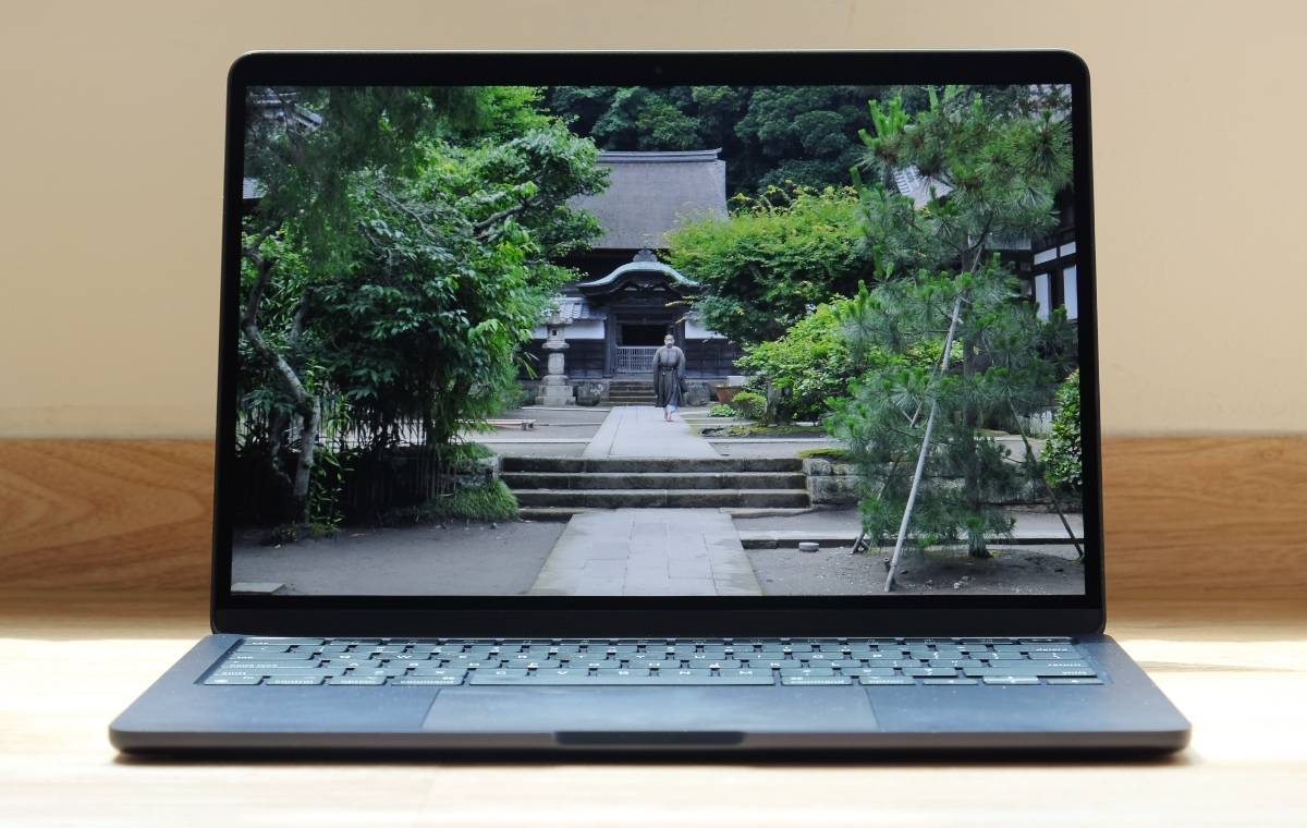 苹果11简配版外形尺寸:配备OLED显示屏的MacBook预计将于2024年底推出